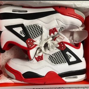 Jordan 4 2020 fire red Y6.5 good condition